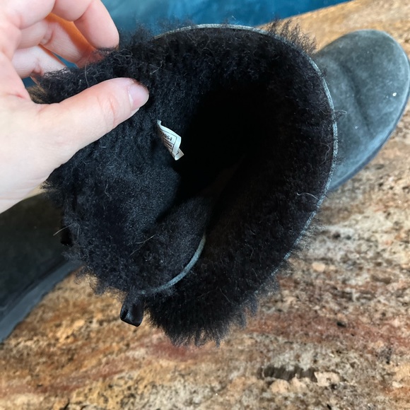 UGG Bow Tie Black Boots - Picture 3 of 12